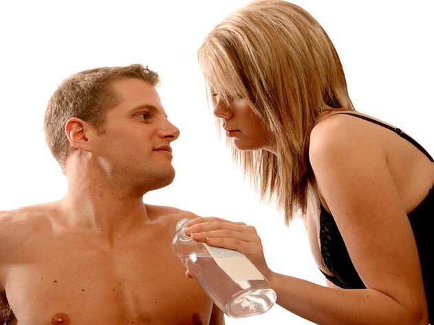 Треба да користите масло за масажа за време на вежбање за да го зголемите пенисот.